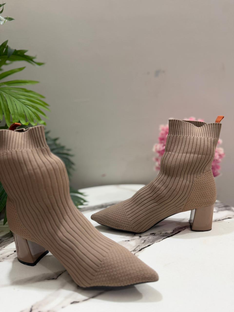 Light brown socks ankle boot (unknown )