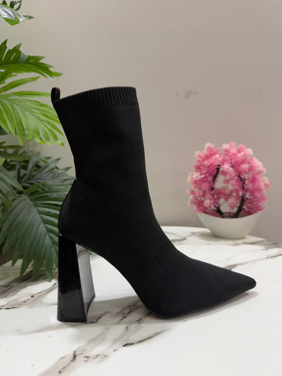 Black socks ankle boot (zara )
