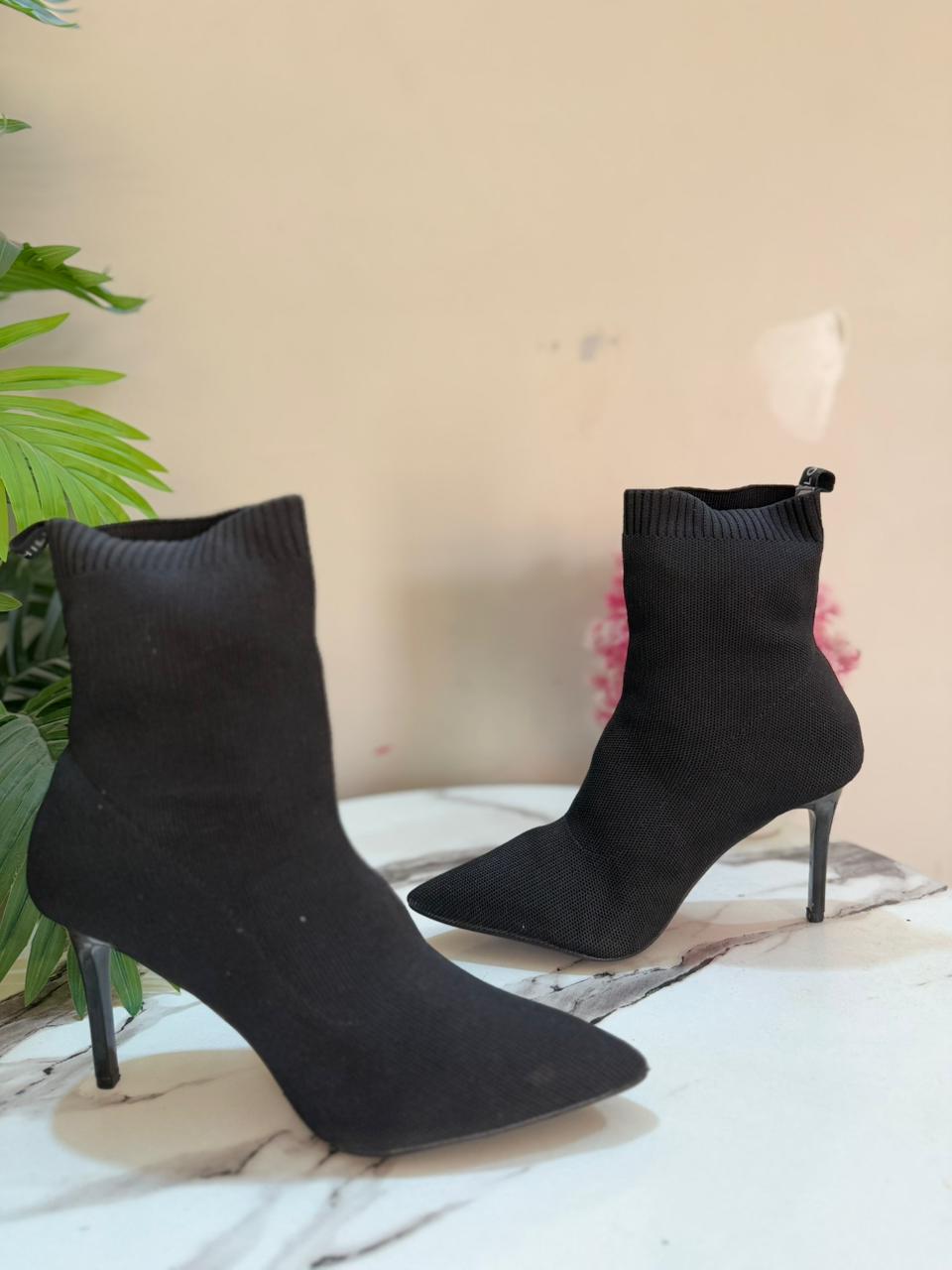 Black heeled sock ankle boot(beverly heels )