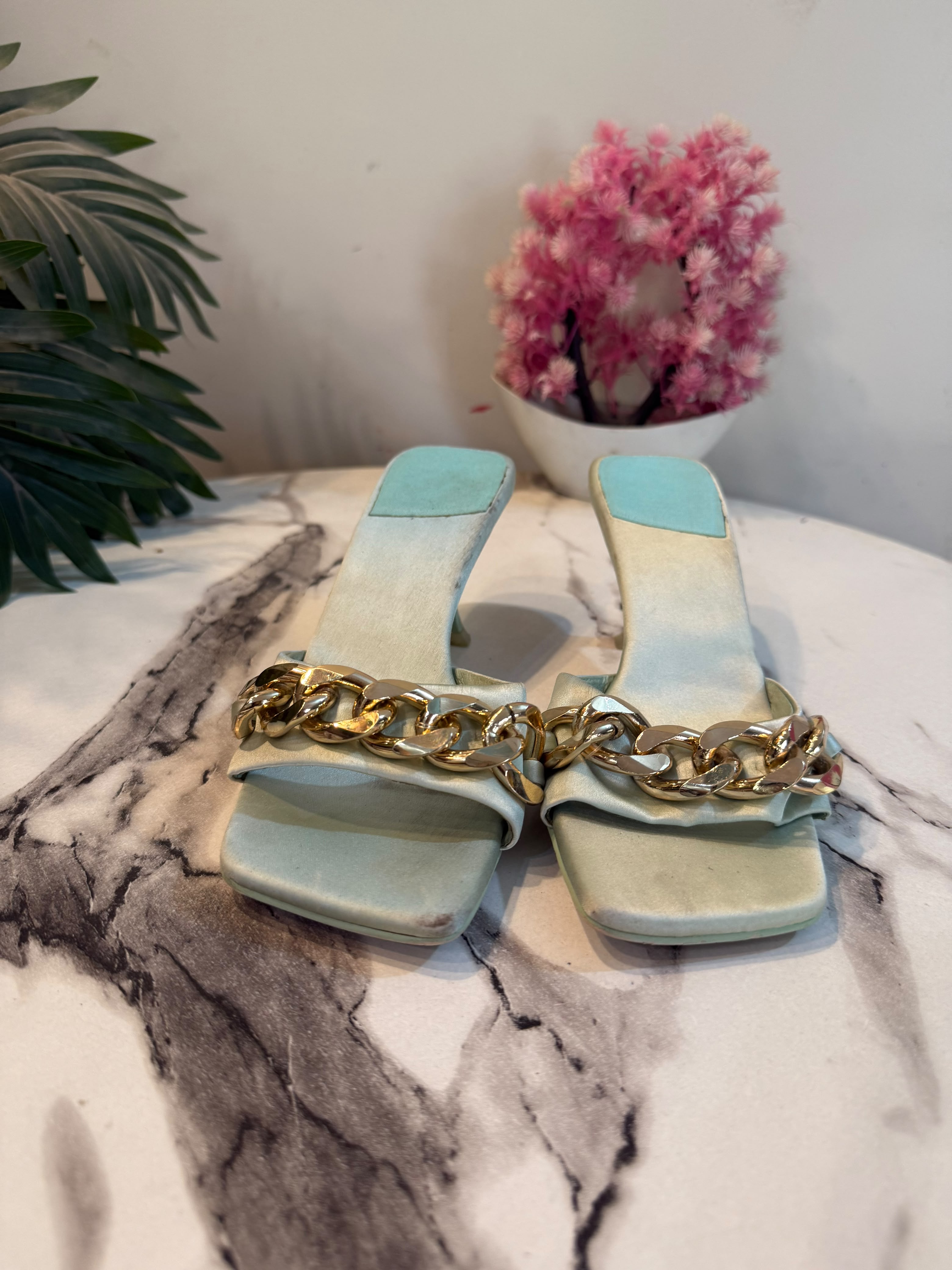 Light green kitten heel